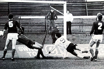 Brian Gallagher nets v Dundee